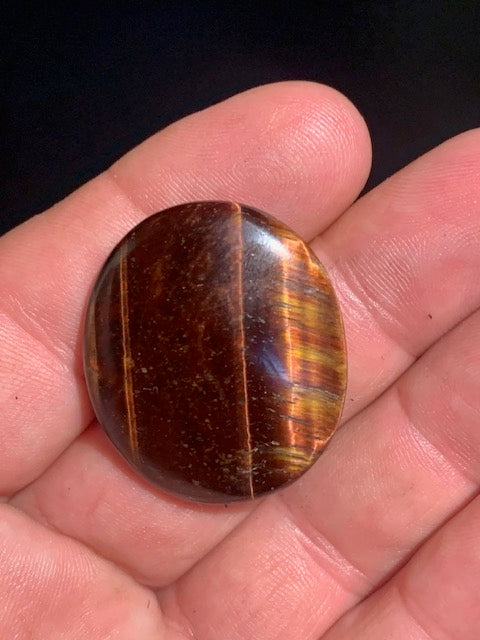 Oeil de taureau - Galet bombé - 35 x 30 x 10 cm - 12,9 gr.