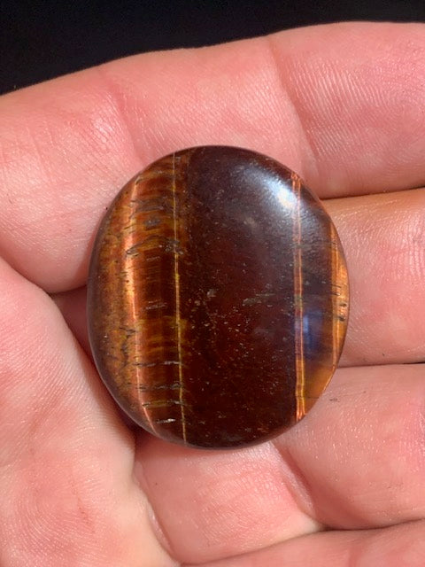 Oeil de taureau - Galet bombé - 35 x 30 x 10 cm - 12,9 gr.