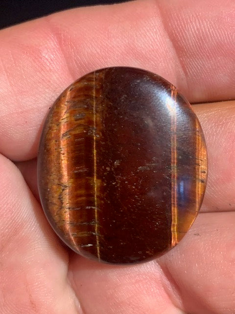 Oeil de taureau - Galet bombé - 35 x 30 x 10 cm - 12,9 gr.