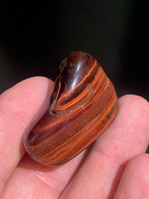 Oeil de taureau - Pierre roulée - 40 x 28 x 22 cm - 32,2 gr.