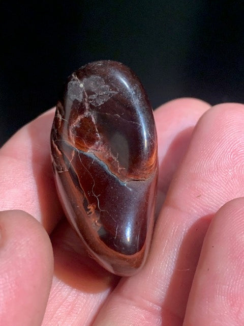Oeil de taureau - Pierre roulée - 40 x 28 x 22 cm - 32,2 gr.
