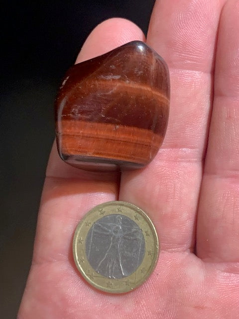 Oeil de taureau - Pierre roulée - 37 x 26 x 21 cm - 26,4 gr.