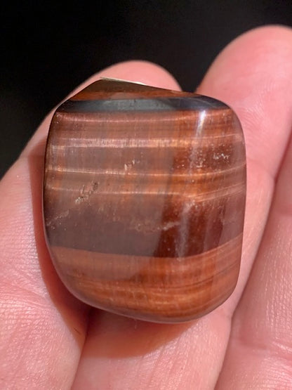 Oeil de taureau - Pierre roulée - 37 x 26 x 21 cm - 26,4 gr.