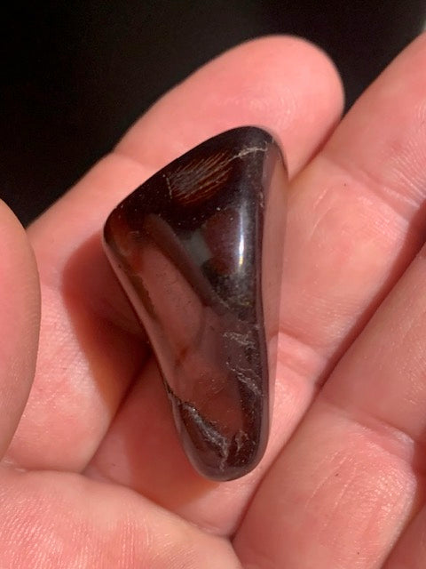 Oeil de taureau - Pierre roulée - 40 x 25 x 20 cm - 24 gr.