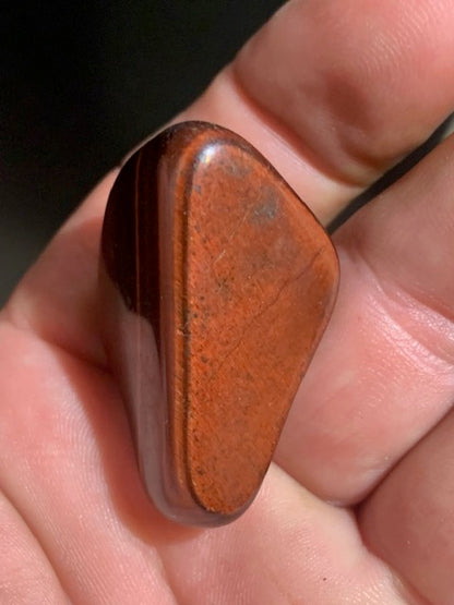 Oeil de taureau - Pierre roulée - 40 x 25 x 20 cm - 24 gr.