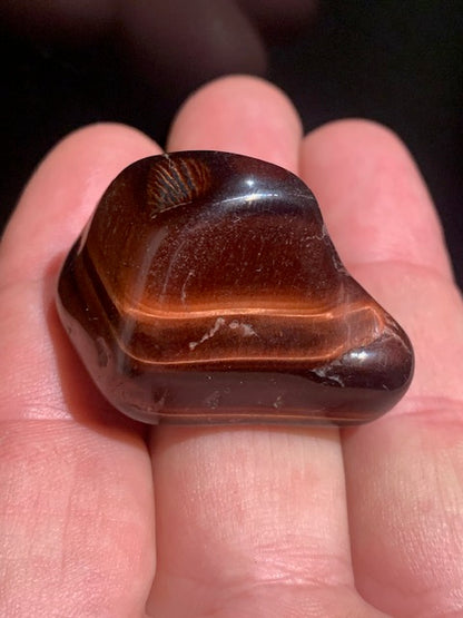 Oeil de taureau - Pierre roulée - 40 x 25 x 20 cm - 24 gr.