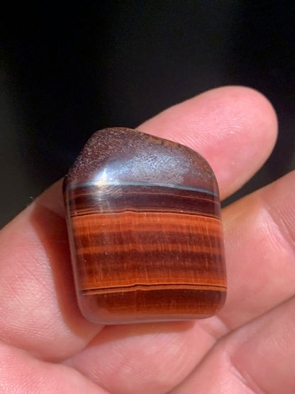 Oeil de taureau - Pierre roulée - 34 x 28 x 12 cm - 21 gr.