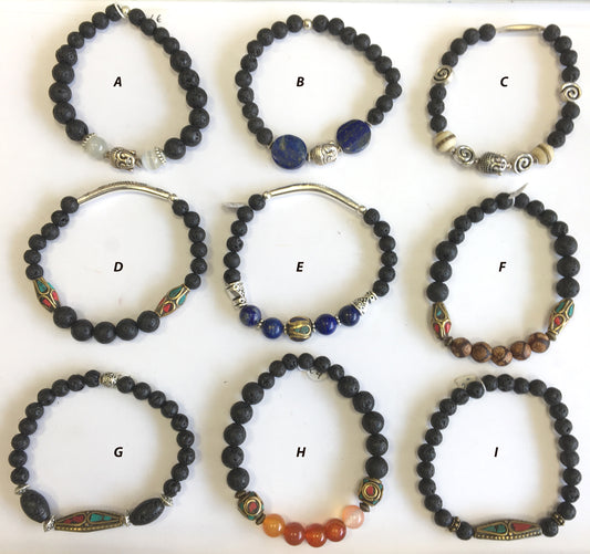Bracelet, collection n°2, 'Perles d'Inde' avec pierre de lave de 8 mm. Disponible de 17 à 21 cm de long. Fait par Z° C° !