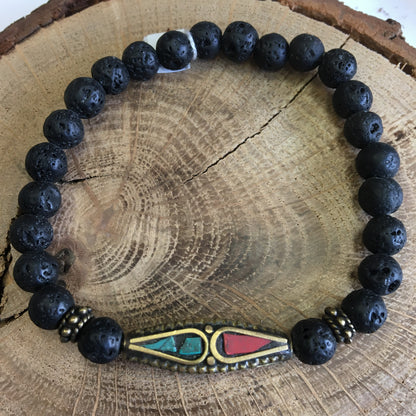 Bracelet, collection n°2, 'Perles d'Inde' avec pierre de lave de 8 mm. Disponible de 17 à 21 cm de long. Fait par Z° C° !