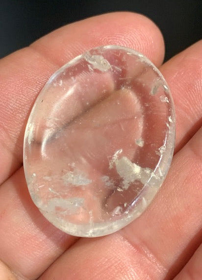 Cristal de roche (Quartz) - Galet de massage/ pierre plate - 39 x 29 x 9 mm - 14,9 gr.