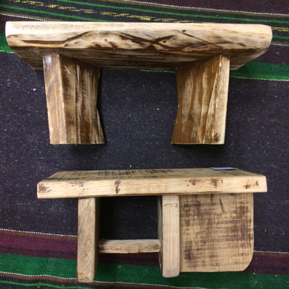 Banc de méditation en bois (Chêne), modèle de 48 x 20 centimètres de hauteur, parfait pour la méditation et même en décoration ! Fabriquer par Gem & Zen, chaque pièce est monter à la main, en France !