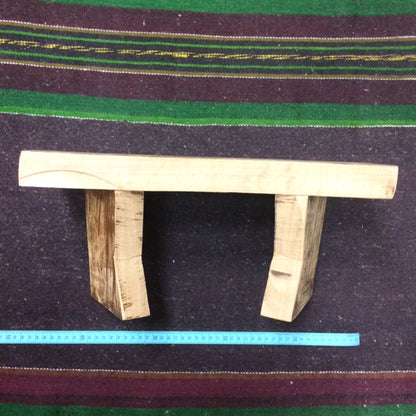 Banc de méditation en bois (Chêne), modèle de 48 x 20 centimètres de hauteur, parfait pour la méditation et même en décoration ! Fabriquer par Gem & Zen, chaque pièce est monter à la main, en France !