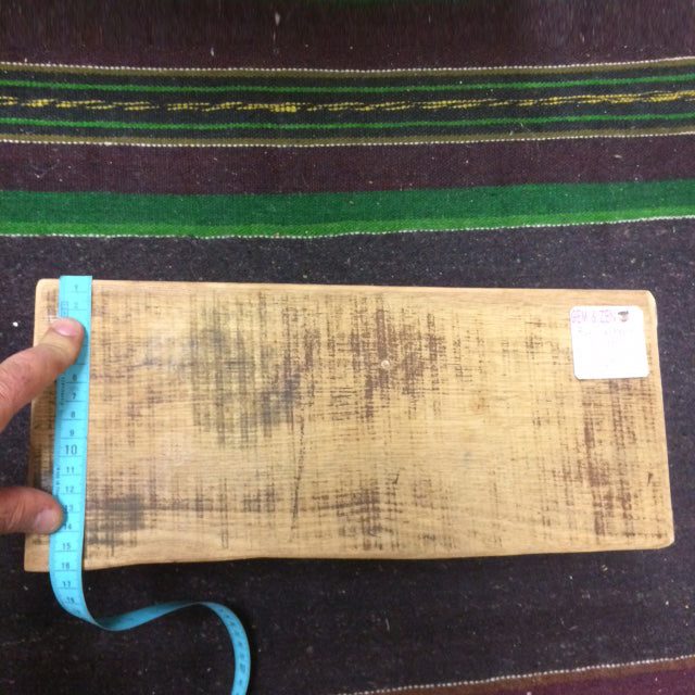 Banc de méditation en bois (Chêne), modèle de 48 x 20 centimètres de hauteur, parfait pour la méditation et même en décoration ! Fabriquer par Gem & Zen, chaque pièce est monter à la main, en France !