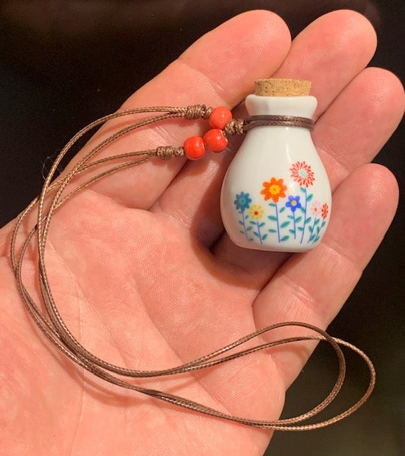 Bottle/Pendant for essential oil in ceramic - Sold with adjustable black cord - 3.5 x 2 mm