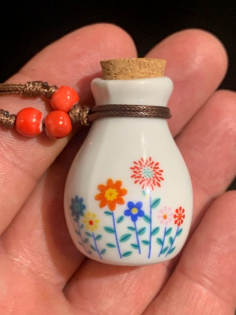 Bottle/Pendant for essential oil in ceramic - Sold with adjustable black cord - 3.5 x 2 mm