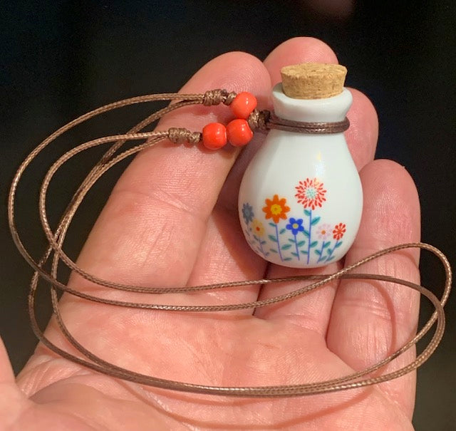 Bottle/Pendant for essential oil in ceramic - Sold with adjustable black cord - 3.5 x 2 mm