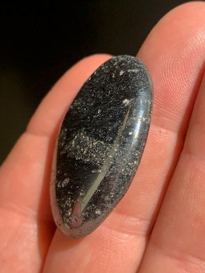 Hématite - Galet de massage/ pierre plate - 40 x 29 x 8 mm - 23 gr.