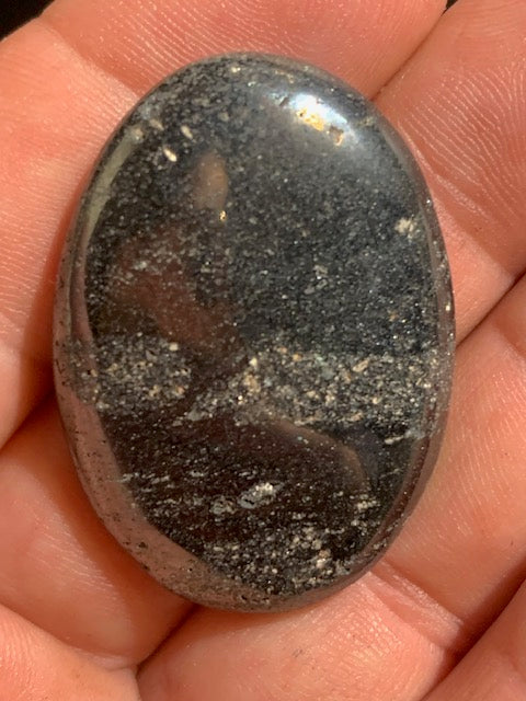 Hématite - Galet de massage/ pierre plate - 40 x 29 x 8 mm - 23 gr.
