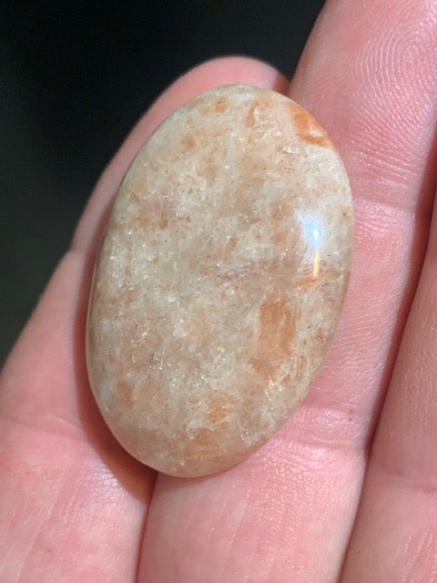 Pierre du Soleil - Galet de massage/ pierre plate - 38 x 28 x 8 mm - 25 gr.