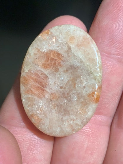 Pierre du Soleil - Galet de massage/ pierre plate - 38 x 28 x 8 mm - 25 gr.
