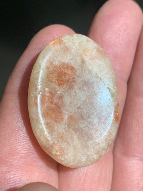 Pierre du Soleil - Galet de massage/ pierre plate - 38 x 28 x 8 mm - 25 gr.