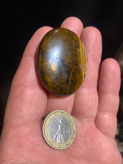 Oeil de tigre - Galet de massage/ pierre plate - 45 x 35 x 10 mm - 20,5 gr.