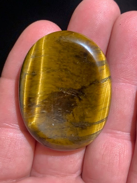 Oeil de tigre - Galet de massage/ pierre plate - 45 x 35 x 10 mm - 20,5 gr.