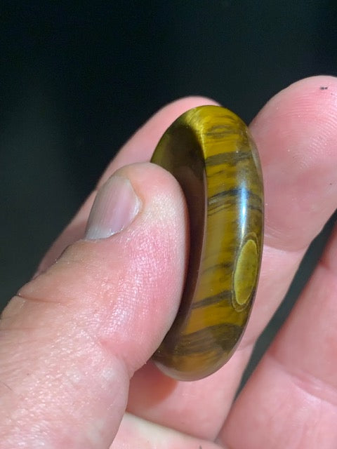 Oeil de tigre - Galet de massage/ pierre plate - 45 x 35 x 10 mm - 20,5 gr.
