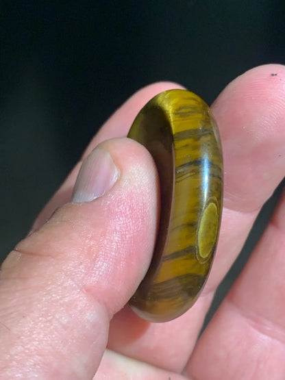 Oeil de tigre - Galet de massage/ pierre plate - 45 x 35 x 10 mm - 20,5 gr.