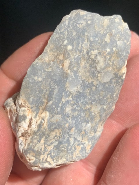Angélite - Spécimen brut - ± 58 x 37 x 30 mm - ± 70,3 gr.