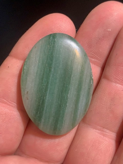 Fluorite ou Fluorine Verte - Galet de massage/ pierre plate - 40 x 30 x 8 mm - 13,5 gr.