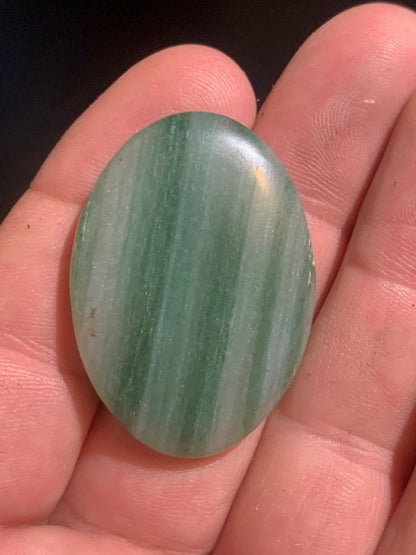 Fluorite ou Fluorine Verte - Galet de massage/ pierre plate - 40 x 30 x 8 mm - 13,5 gr.