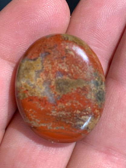 Jaspe Bréchique ou Breschia - Galet de massage/ pierre plate - 30 x 25 x 7 mm - 10,8 gr.