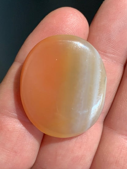 Cornaline - Galet de massage/ pierre plate - 36 x 30 x 8 mm - 14 gr.