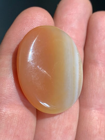 Cornaline - Galet de massage/ pierre plate - 36 x 30 x 8 mm - 14 gr.