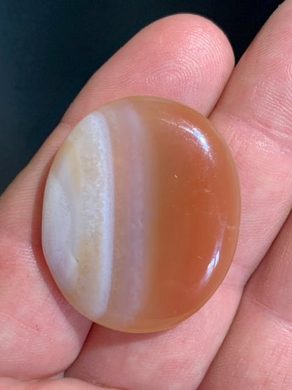 Cornaline - Galet de massage/ pierre plate - 36 x 30 x 8 mm - 14 gr.
