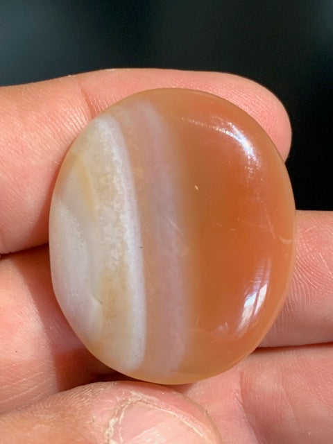 Cornaline - Galet de massage/ pierre plate - 36 x 30 x 8 mm - 14 gr.