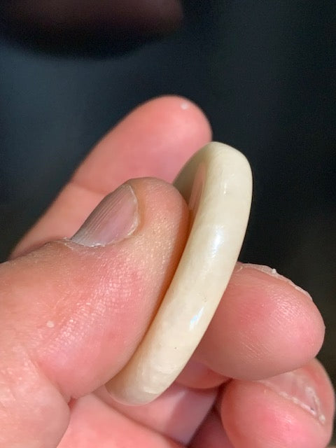 Calcite - Galet de massage/ pierre plate - 41 x 32 x 8 mm - 16,6 gr.