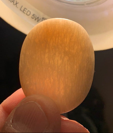 Calcite - Galet de massage/ pierre plate - 41 x 32 x 8 mm - 16,6 gr.