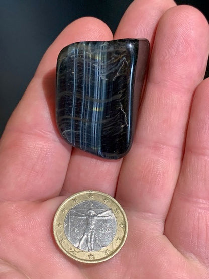 Oeil de faucon ou Oeil de tigre bleu - Pierre roulée - 40 x 30 x 17 mm - 24,5 gr.