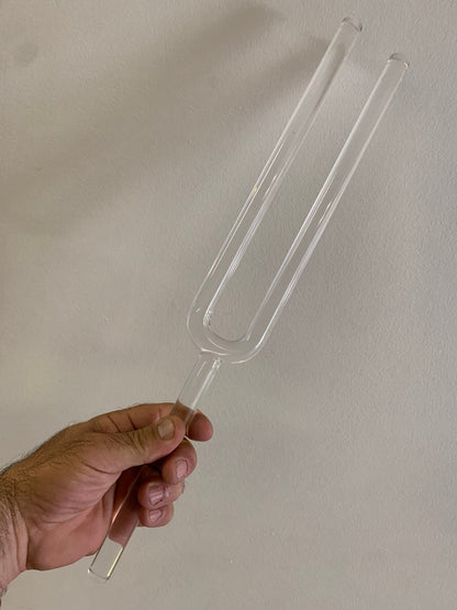 Diapason de cristal (quartz) accordé en DO#/ Cis - 45 cm x 6 de largeur. Livré avec boîte de protection en mousse et maillet adapté !