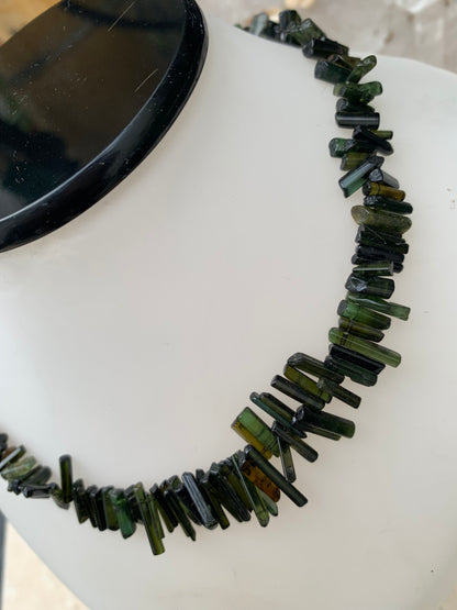 Bijoux d'exception, superbe collier en perle naturelle de tourmaline verte - verdelite - 40 cm - fait sur Argent ! Véritable œuvre d'art, chaque perle est un joyau !