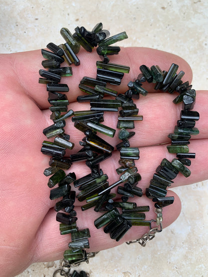 Bijoux d'exception, superbe collier en perle naturelle de tourmaline verte - verdelite - 40 cm - fait sur Argent ! Véritable œuvre d'art, chaque perle est un joyau !