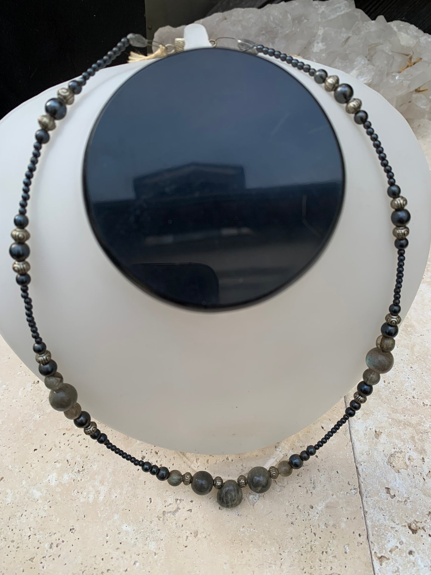 Labradorite avec Hématite, 'collier/ chute' de perle rondes de 2 à 10 mm - 45 cm - fermoir à vis. Très belle pièce montée par Zen C° !