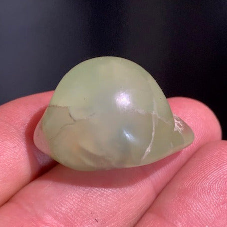 Préhnite - Pierre roulée - 33 x 24 x 20 mm / 20,8 gr.