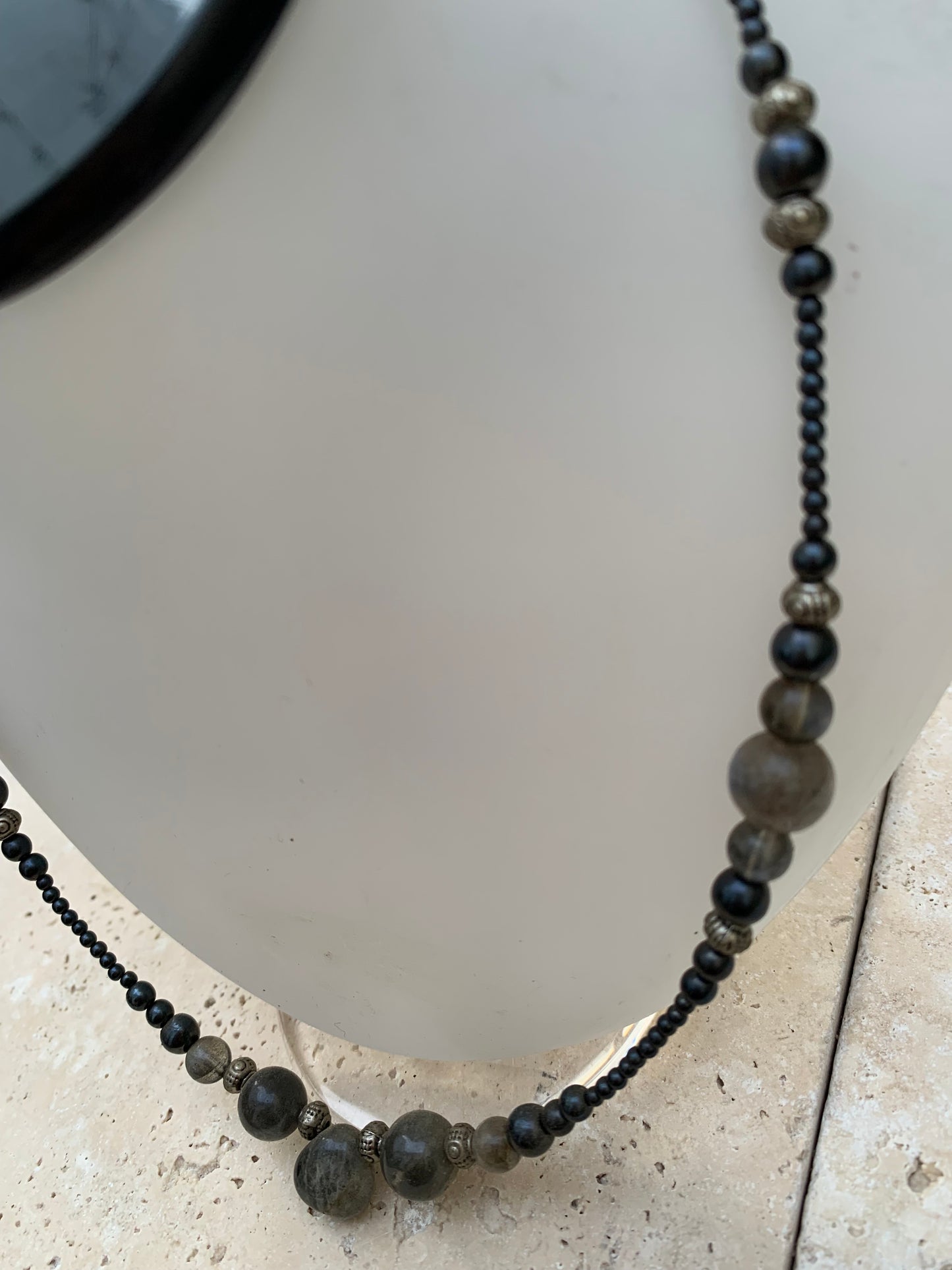 Labradorite avec Hématite, 'collier/ chute' de perle rondes de 2 à 10 mm - 45 cm - fermoir à vis. Très belle pièce montée par Zen C° !