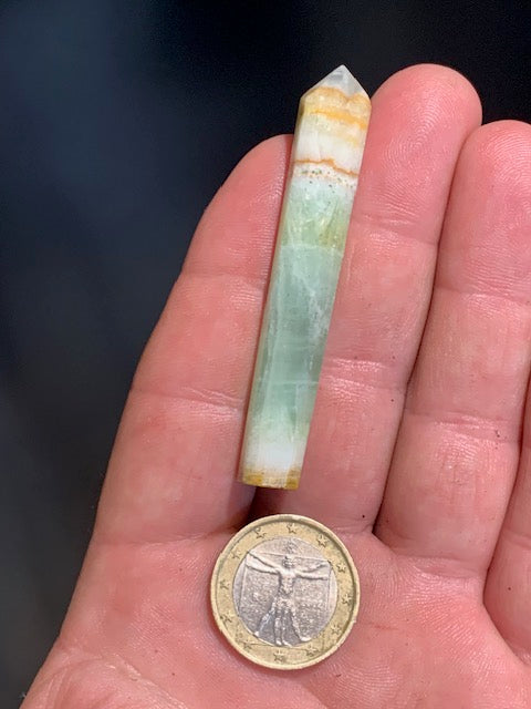 Calcite verte, Pointe/ Laser taillée - 66 x 11 x 8 mm - 12,1 gr.