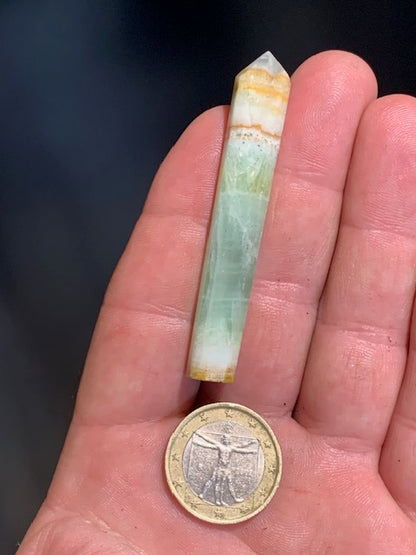 Calcite verte, Pointe/ Laser taillée - 66 x 11 x 8 mm - 12,1 gr.