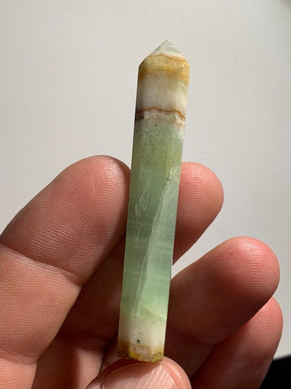 Calcite verte, Pointe/ Laser taillée - 66 x 11 x 8 mm - 12,1 gr.