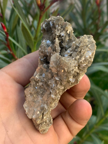 Aigue-marine avec Muscovite, superbe pièce de 88x72x39mm - 111 grammes ! Une brillance incroyable !